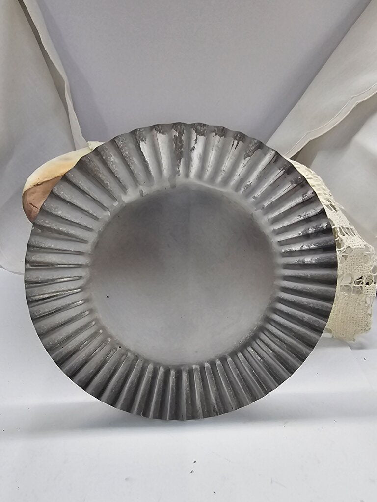 Vintage Cake tray / Vintage Cake tray / Old tray / Metal tray /Baking dish / Serving tray / Old skillet / Kitchen platter / Metal cooking tray