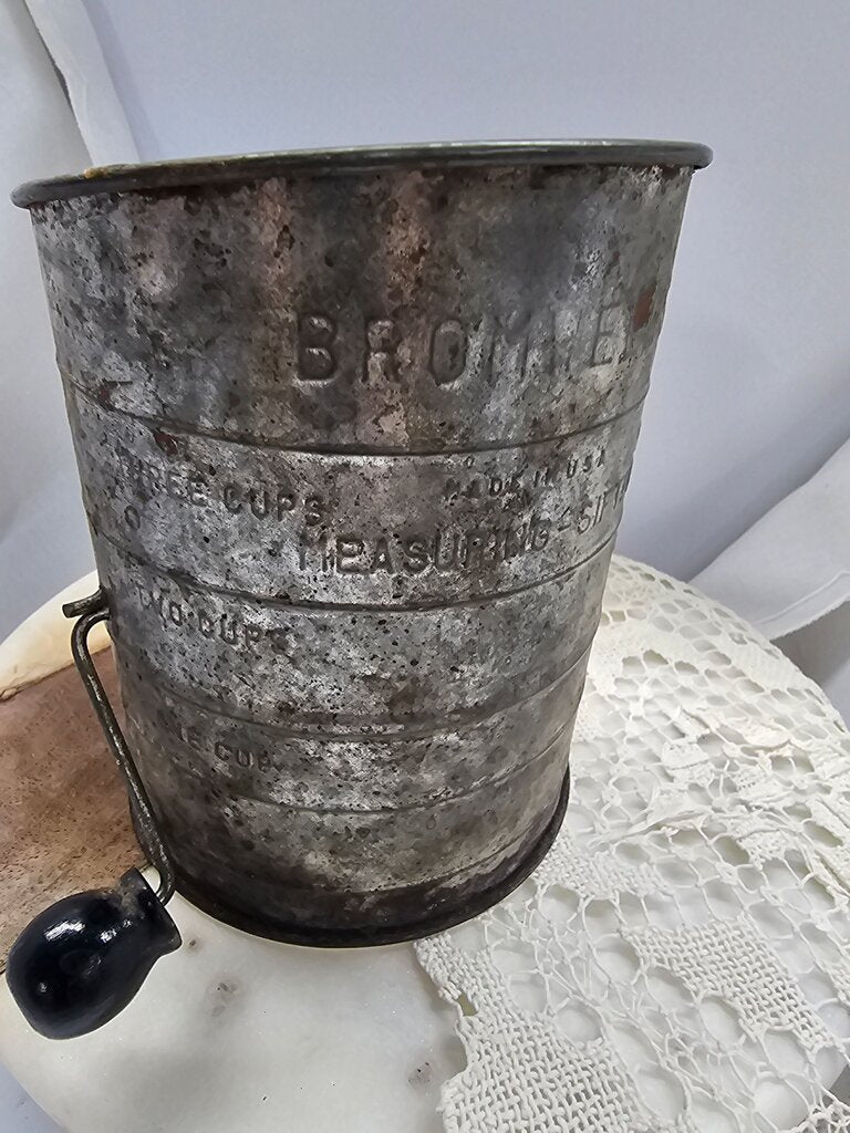 Vintage Bromwell's 3 cup Measuring Sifter w/ knob Great for Country Kitchen or Farmhouse Kitchen