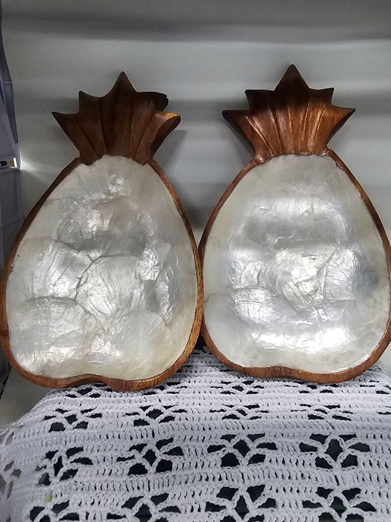 Set of Wooden Pineapple Bowl Set mother of pearl iolani woods label