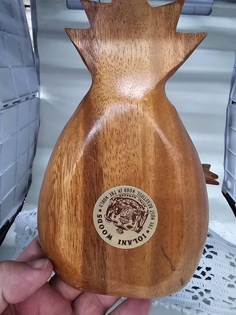 Set of Wooden Pineapple Bowl Set mother of pearl iolani woods label