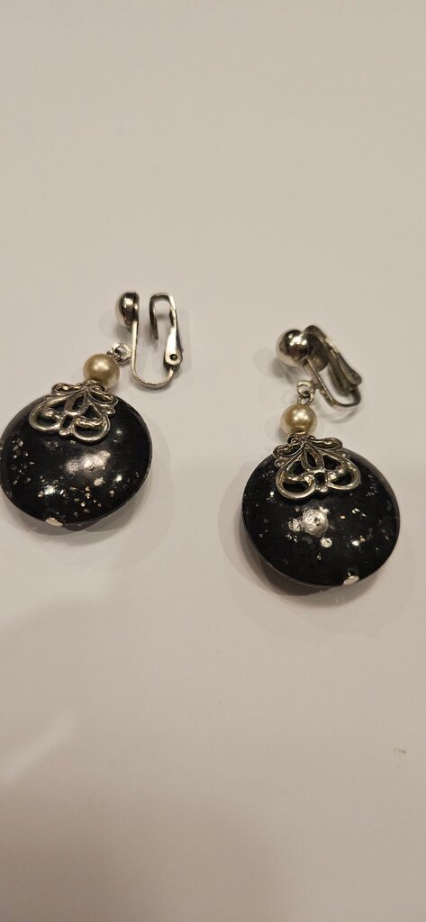 Vintage Black and Silver Clip-On Earrings