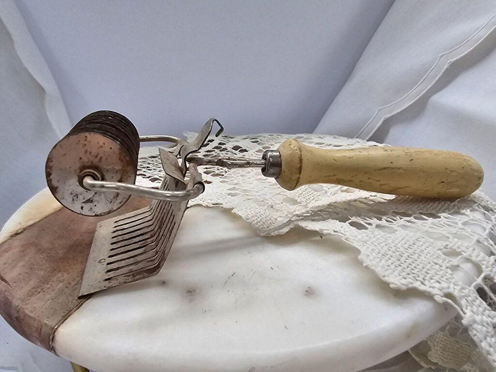 Vintage Metal Hand Rolling Pasta Cutter with Wooden Handle