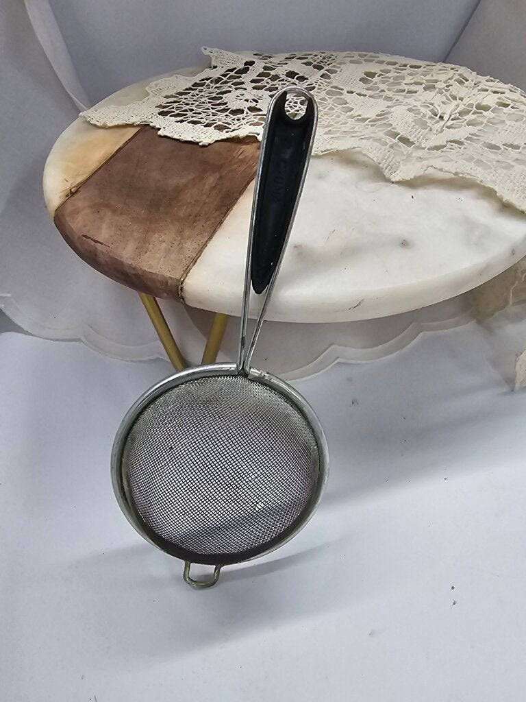 VINTAGE Mini Sieve, Hand Sifter, Tea Strainer, Flour Sifter, Kitchen Gadget, Black Handle, Vintage Gadget