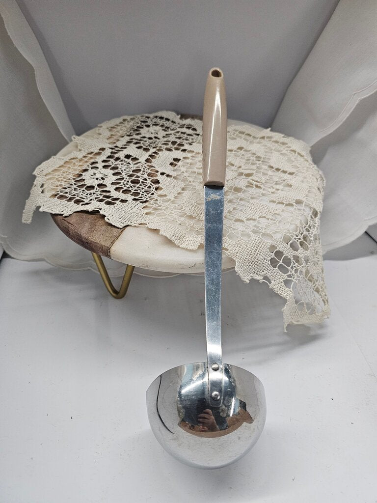 Vintage FLINT Arrowhead Stainless Steel Soup Ladle Spoon 9 1/2" Wheat handle #1