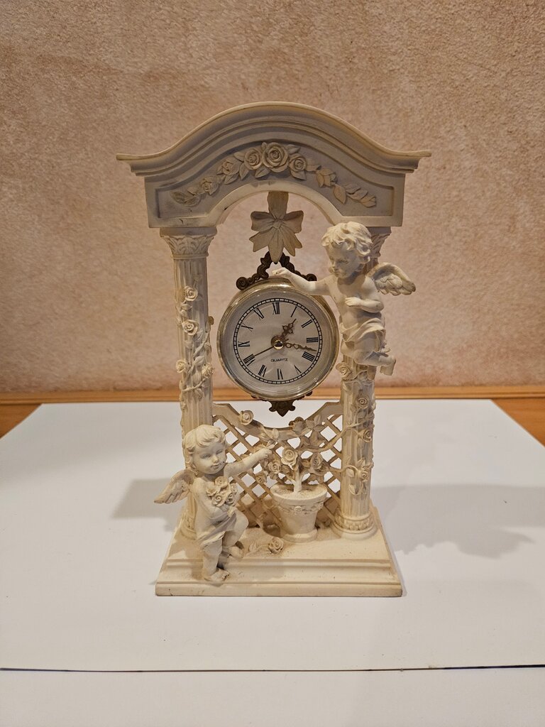 Vintage Avon Cherub Clock (2002)