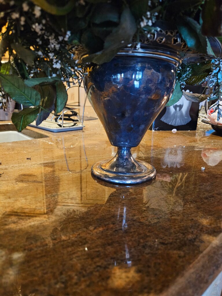Antique Meriden 360 Decorative Vase