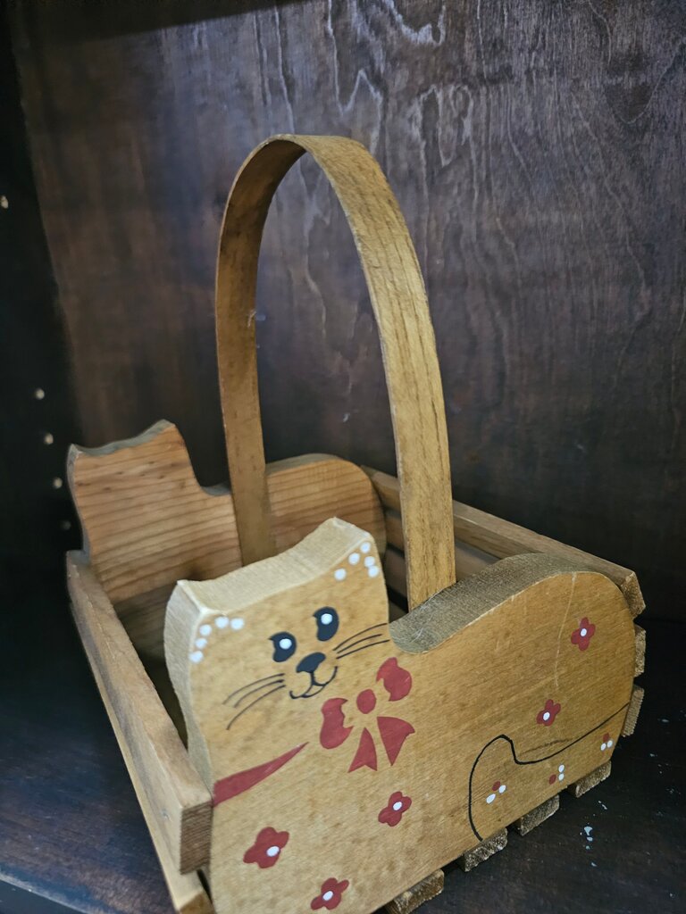 VTG vintage SAWMILL CRITTERS KITTY CAT HAND CRAFTED & PAINTED WOOD BASKET
