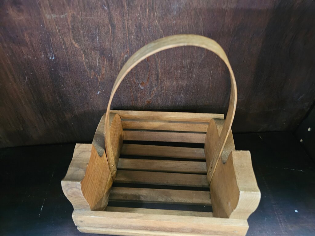VTG vintage SAWMILL CRITTERS KITTY CAT HAND CRAFTED & PAINTED WOOD BASKET