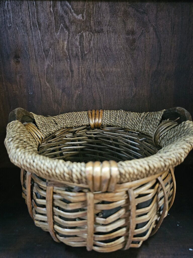 Vintage Woven Natural Fiber Storage Basket/planter basket
