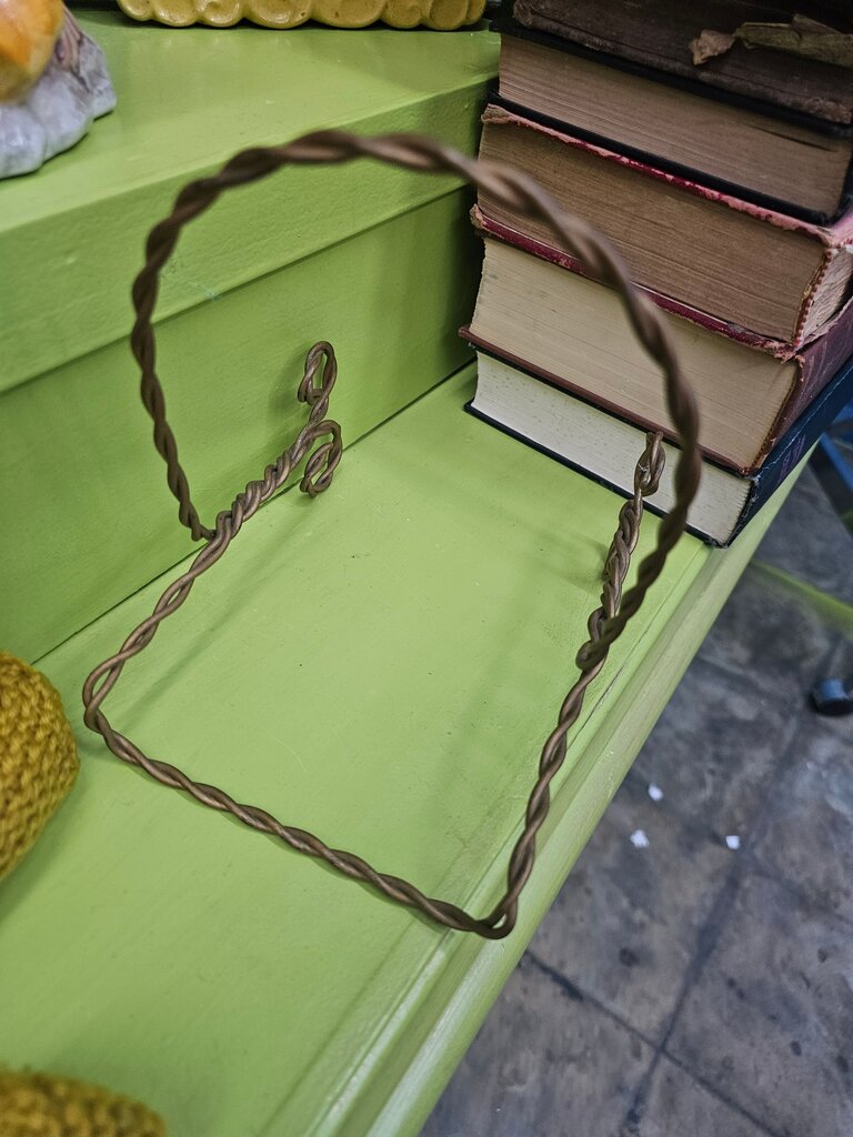 Vintage Wire Book Stand Metal Twistable Display Stand Glass Dish Holder