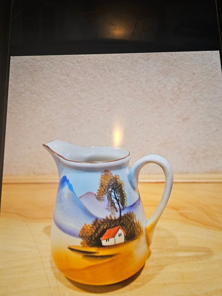 Chikanamachi Decorative Creamer with lake scene