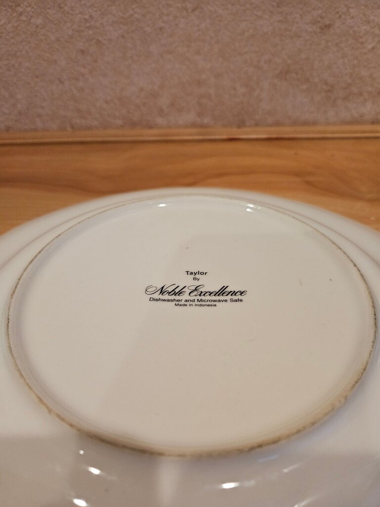 Noble Excellence Dinner Plate