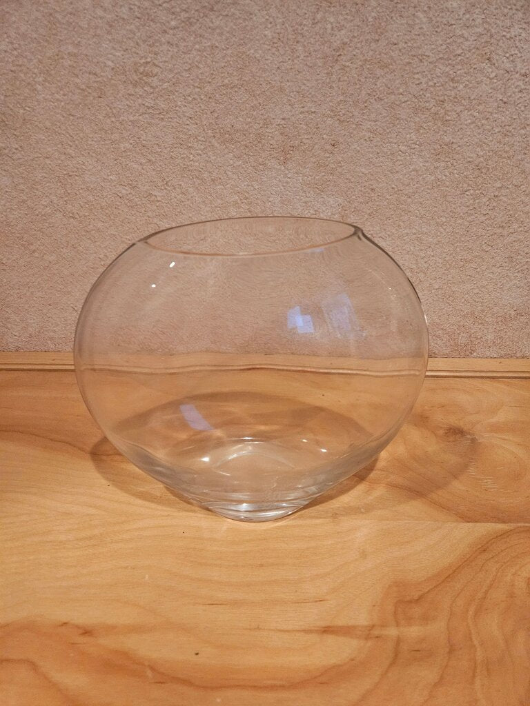Clear Glass Bowl/vase centerpiece
