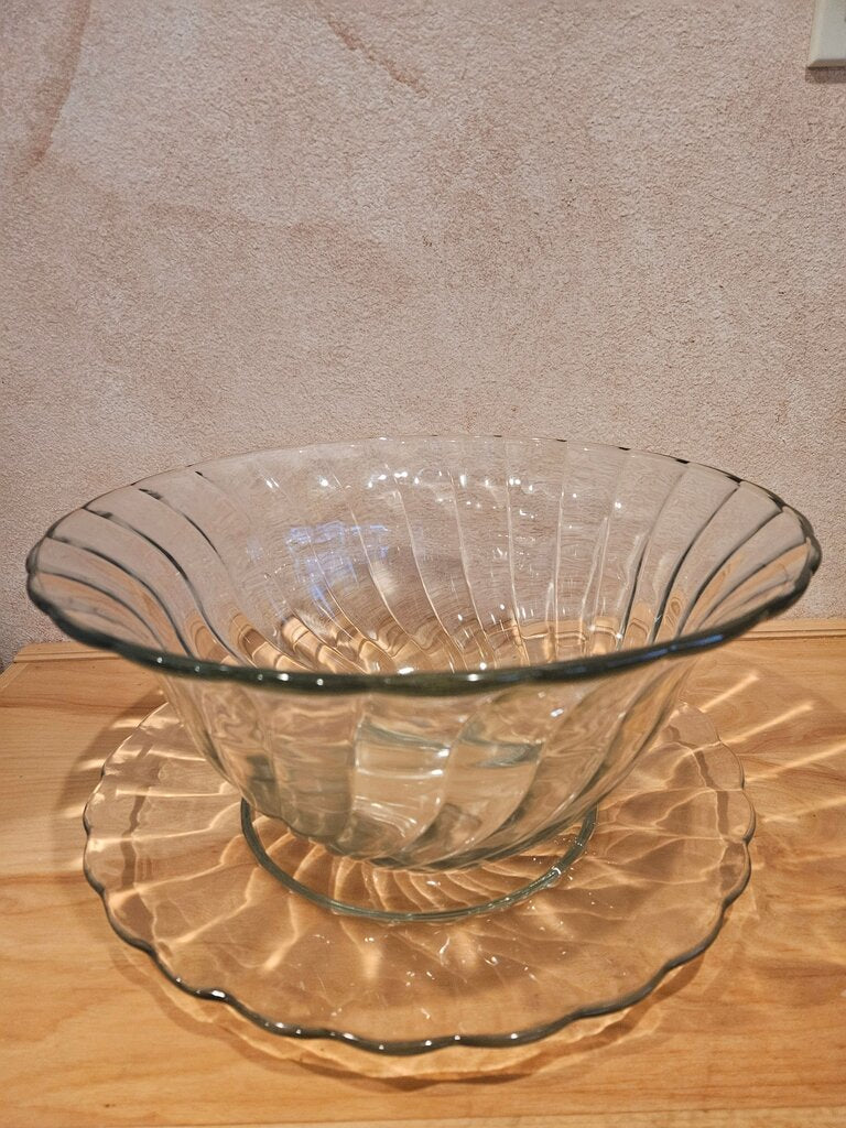 Vintage Glass salad/Serving/punch Bowl with serving plate/spill plate underneath