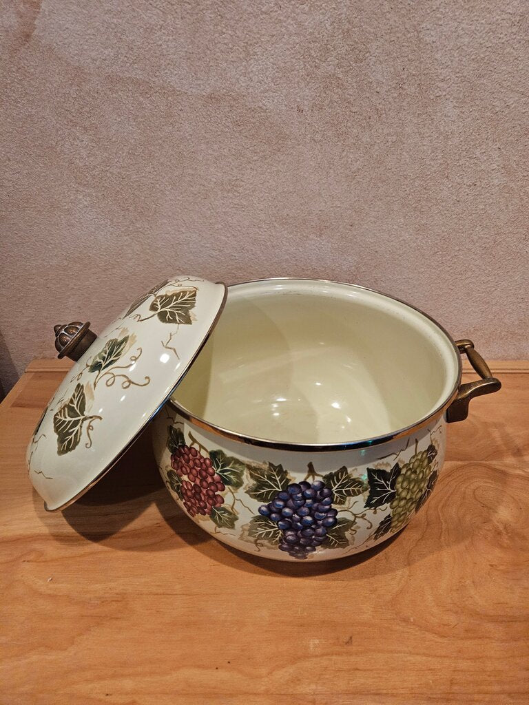 Tabletops Unlimited CABERNET Grape Stock Pot W/ Lid Dutch Oven Vitroceramic Grape Vine Design Serving Dish