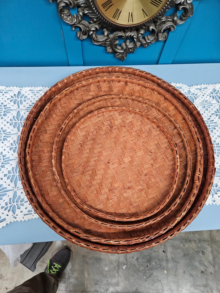 4 Graduated Round Woven Rattan Wall Baskets, Vintage Nesting Baskets, Gardening Herb Drying Winnowing Basket Set