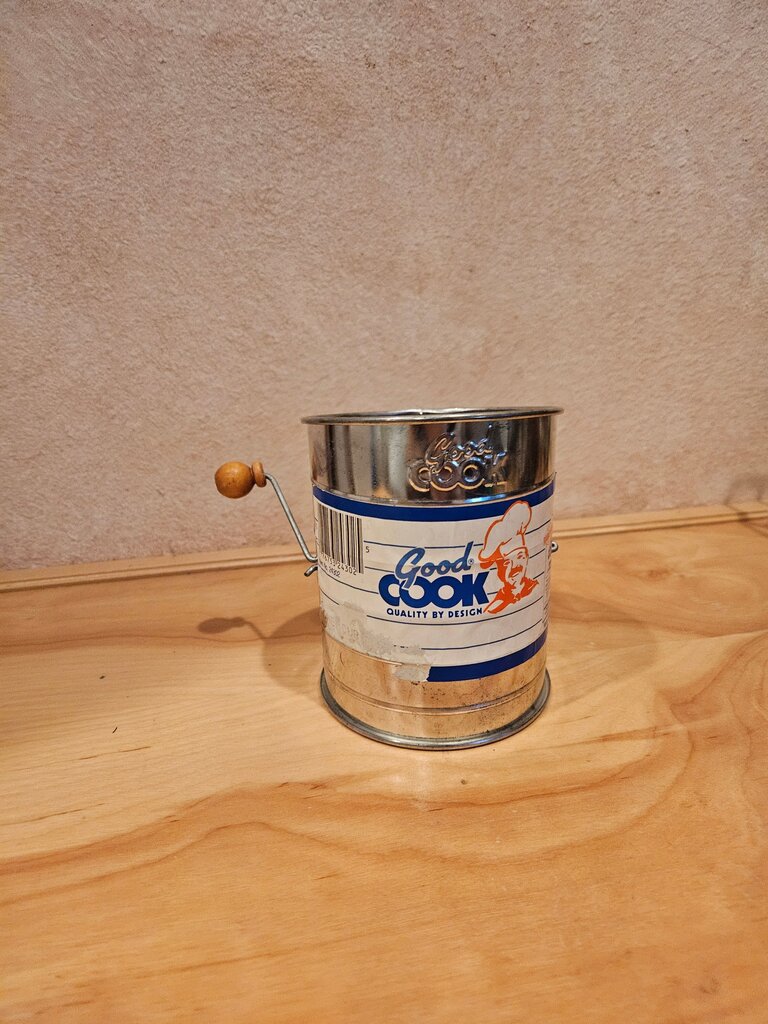 Vintage 3 Cup Good Cook SIFTER with original advertisement