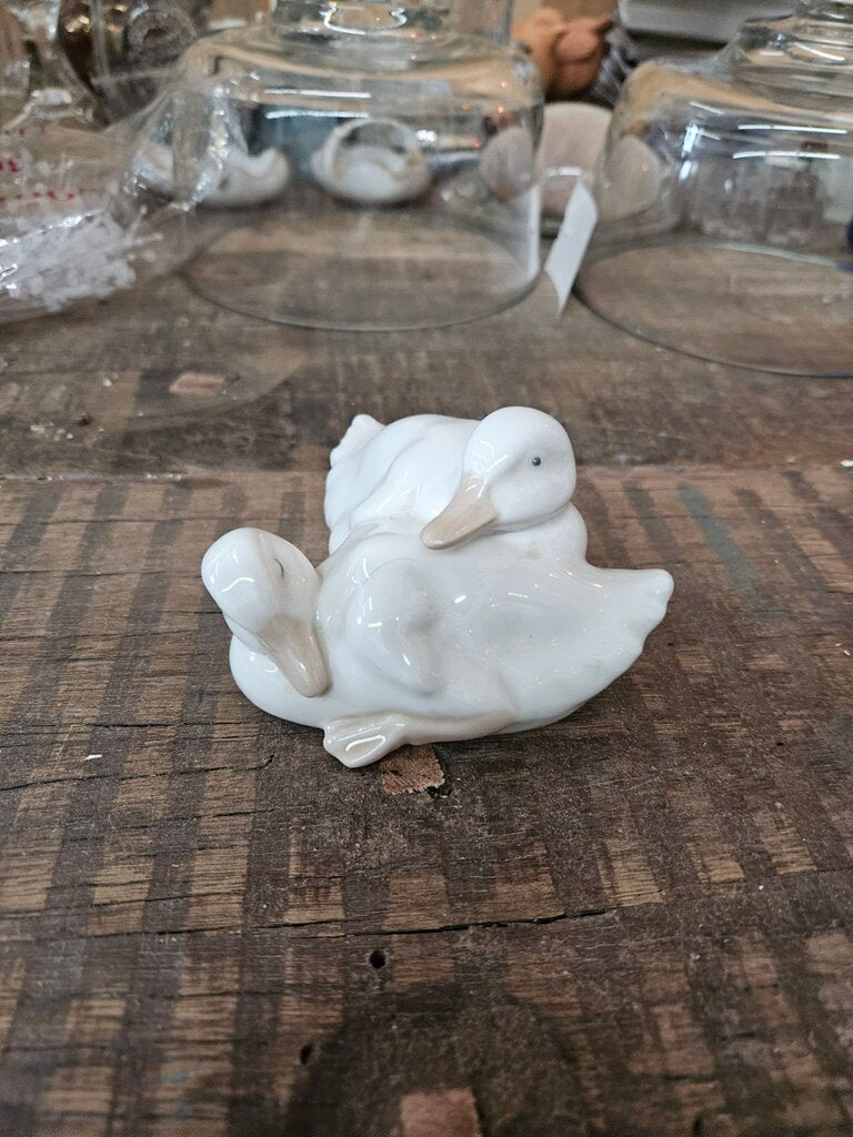 Nao by Lladro Two Ducks Snuggling Porcelain Figurine Ceramic Duck