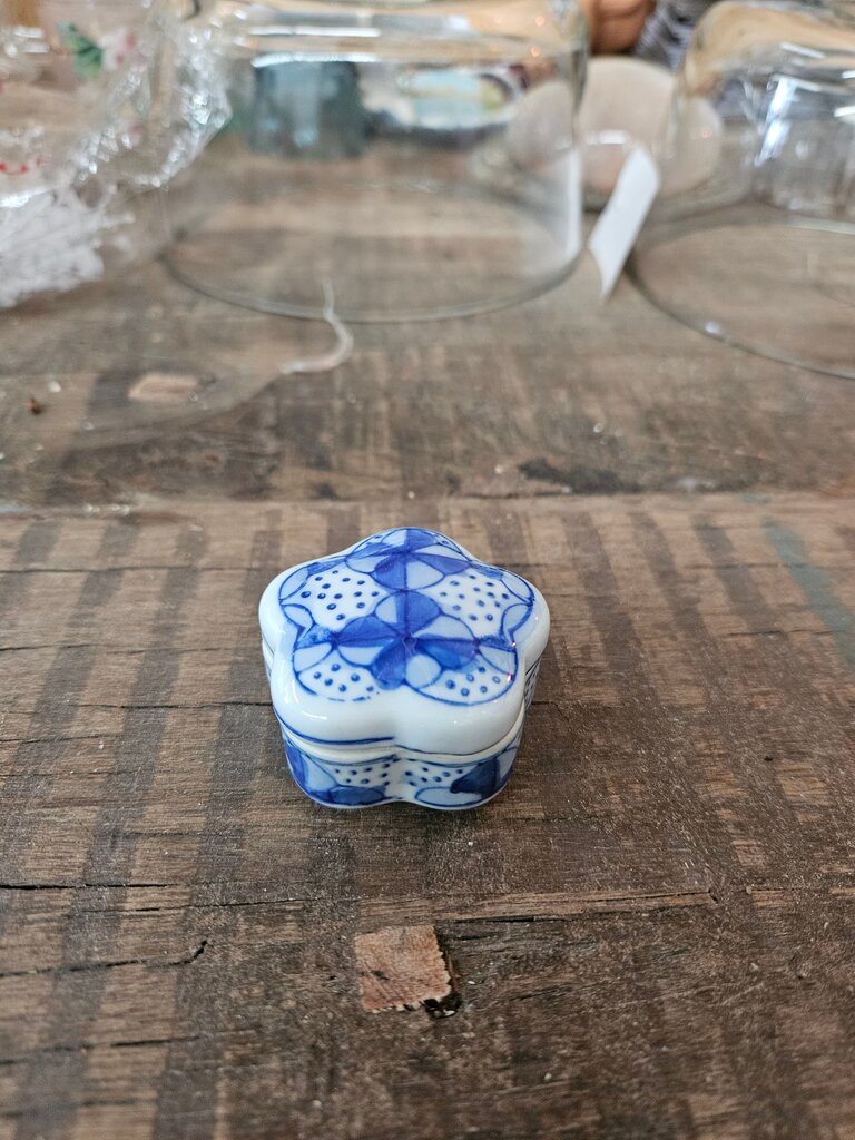 Vintage Blue & White Porcelain Jewelry Box with Lid, Floral Design, Ceramic Trinket Dish