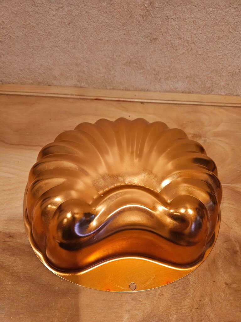 Vintage Wear-Ever Jello Mold Shell Shape