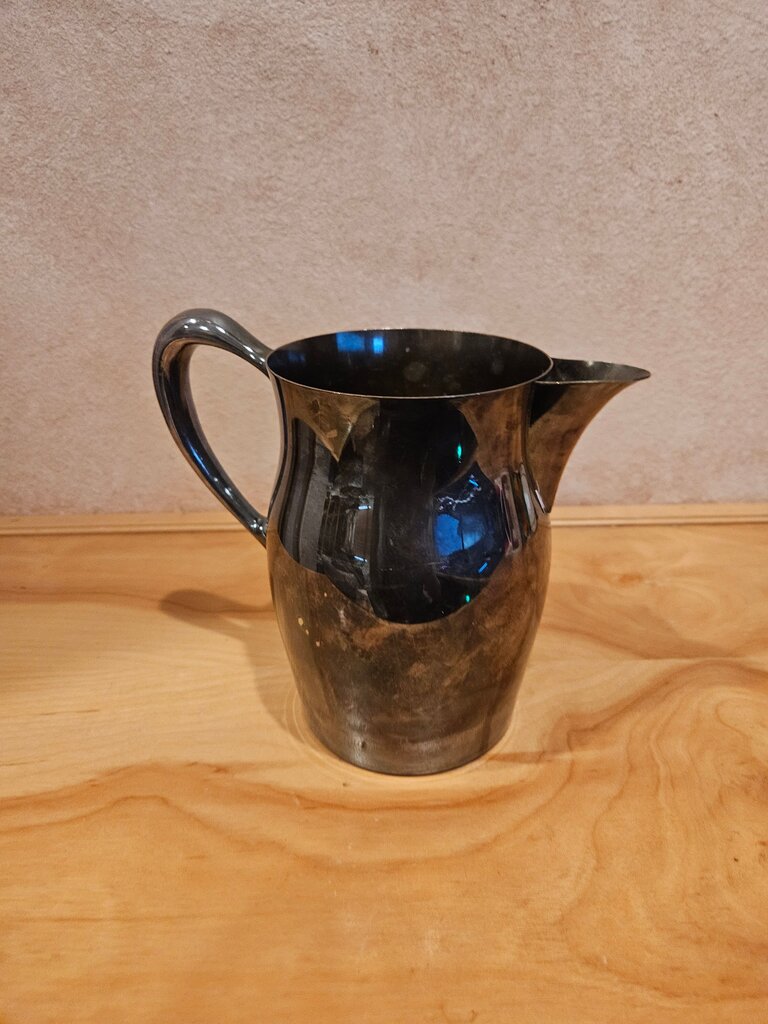 Vintage Shabby Chic / Traditional / Farm / BoHo Sheridan Silver Plate Water Pitcher