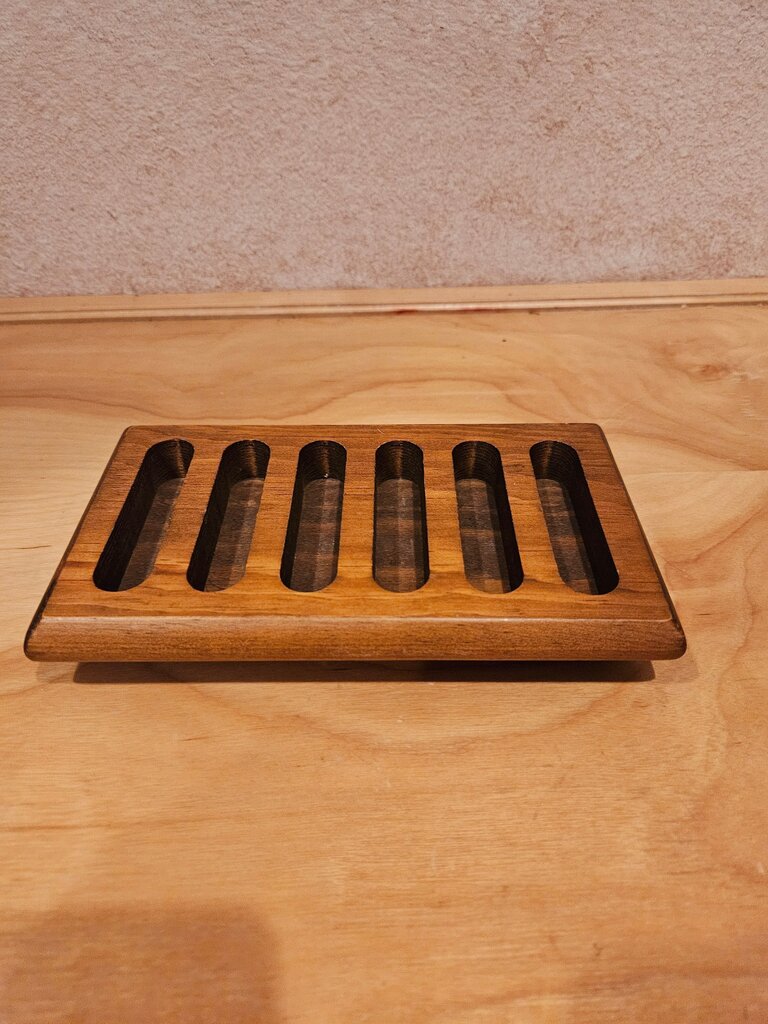 Wooden plate holder with Slots