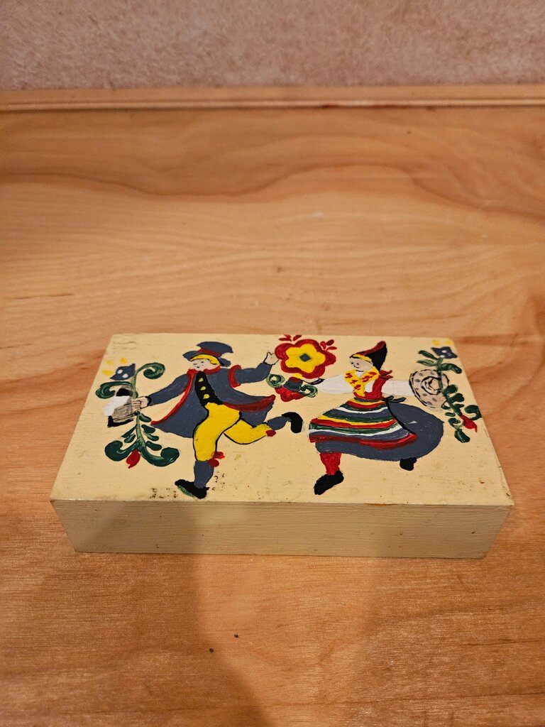 Small wooden vintage box Decor Painted Traditional Bulgarian folk Jewelry old box Hand-painted rustic decor Wooden container
