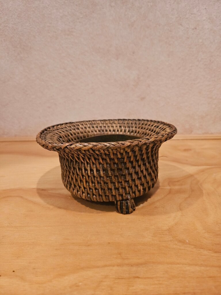 VINTAGE WICKER RATTAN PLANTER / POT COVER HAND WOVEN BAMBOO