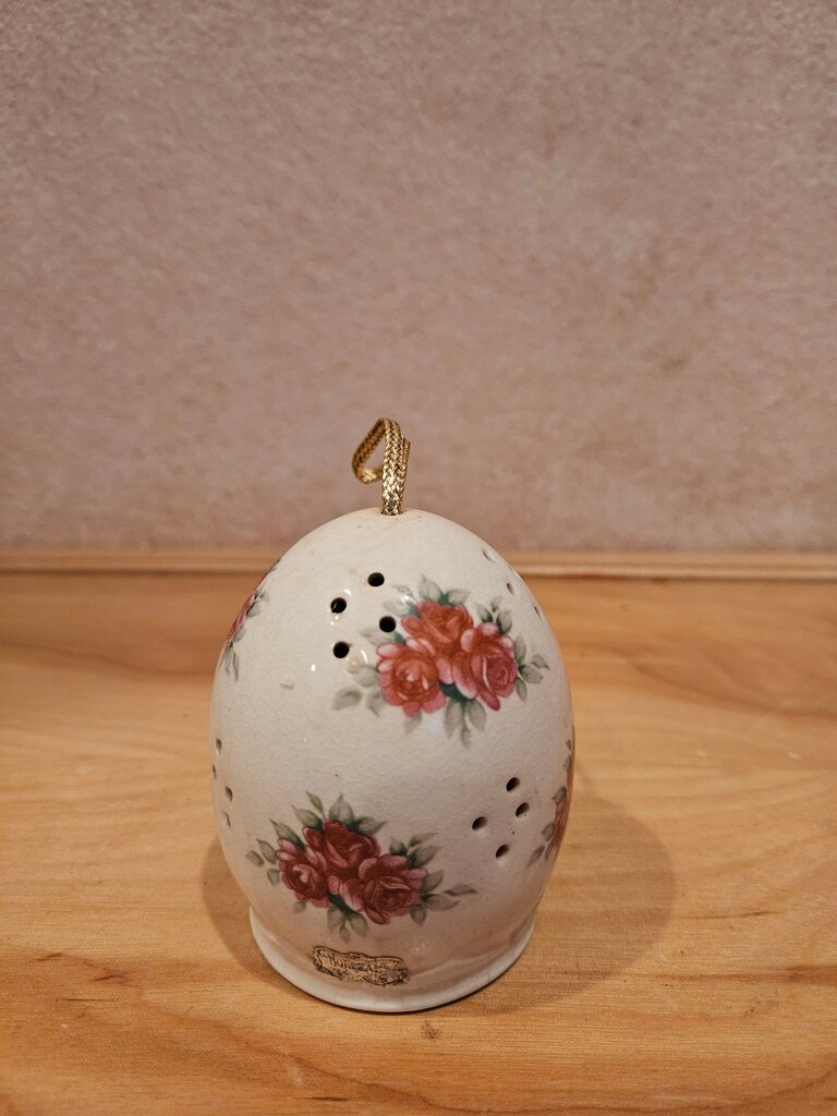 Porcelain Pomander Egg Wardrobe Potpourri Shelf Floral