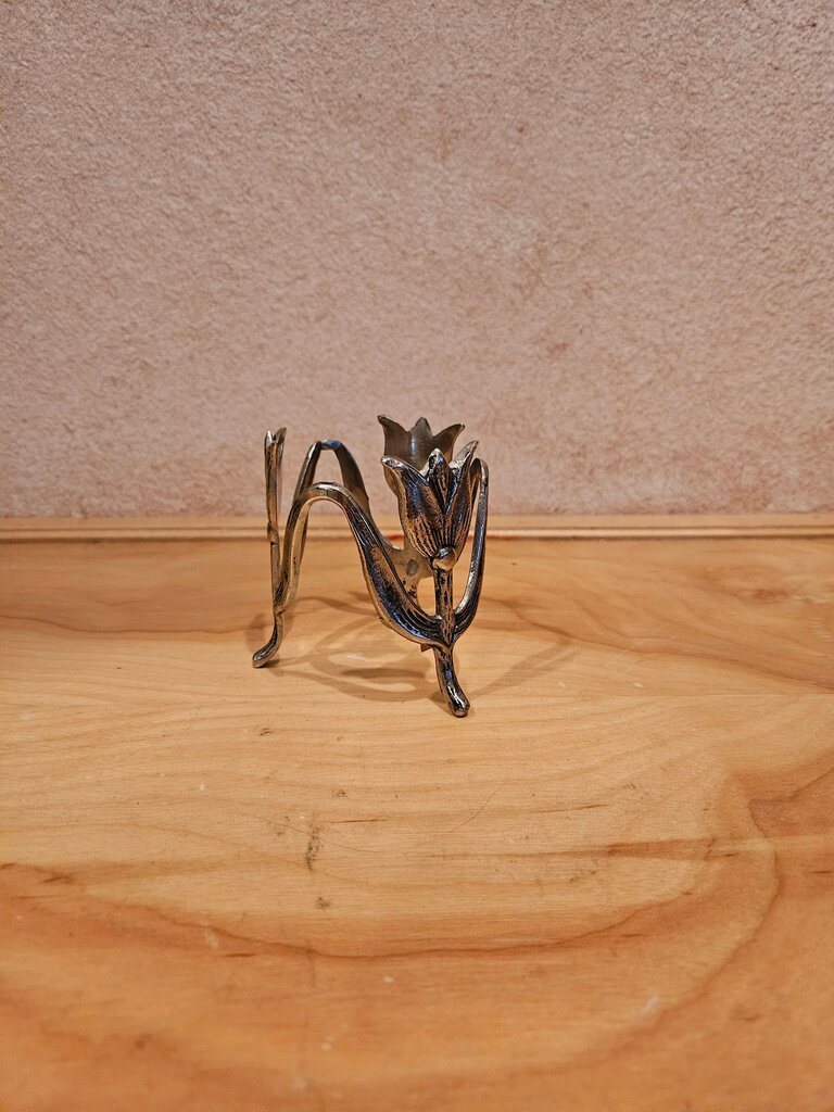 Decorative Metal Tulip Shaped Holder/riser/candles/plant pot