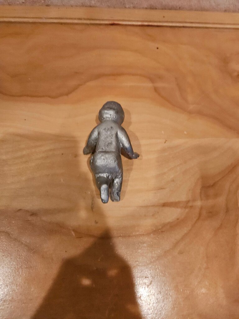ANTIQUE 19 C 800 STAMP ON THE LEG ANGEL FIGURE 2 3/4 " ( 7 CM ) HIGH 140,5 G