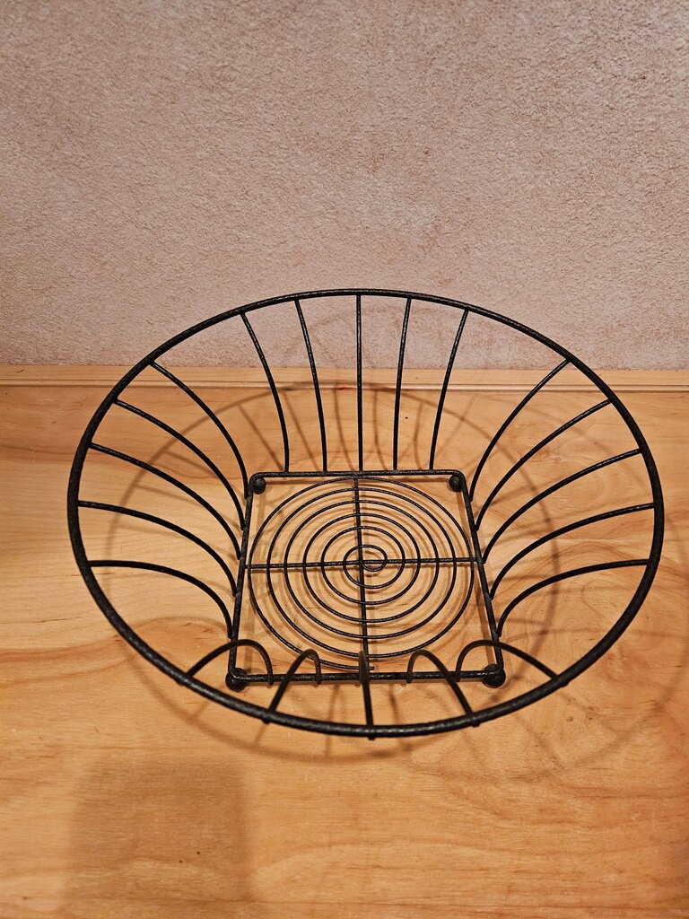Farmhouse Decor Wire Metal Round Footed Basket-Eggs/ Fruit/ Farm & Country Decor