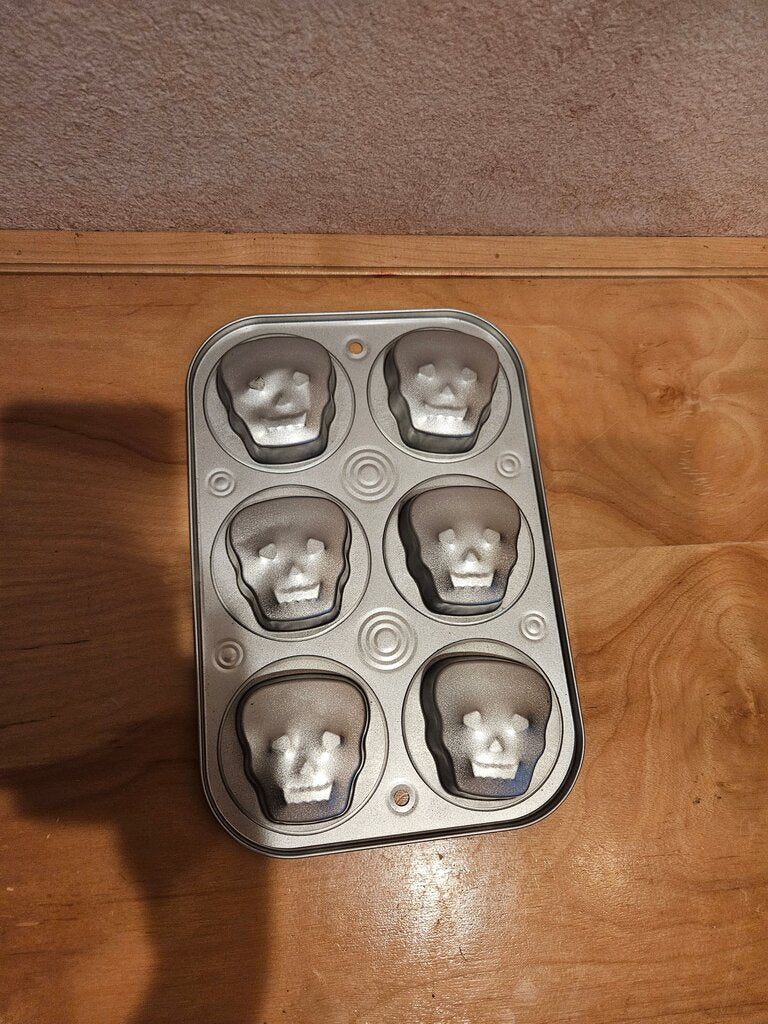 Day of Dead, HALLOWEEN GOTH SKULL ALUMINUM MUFFIN CUPCAKE PAN BAKING MOLD