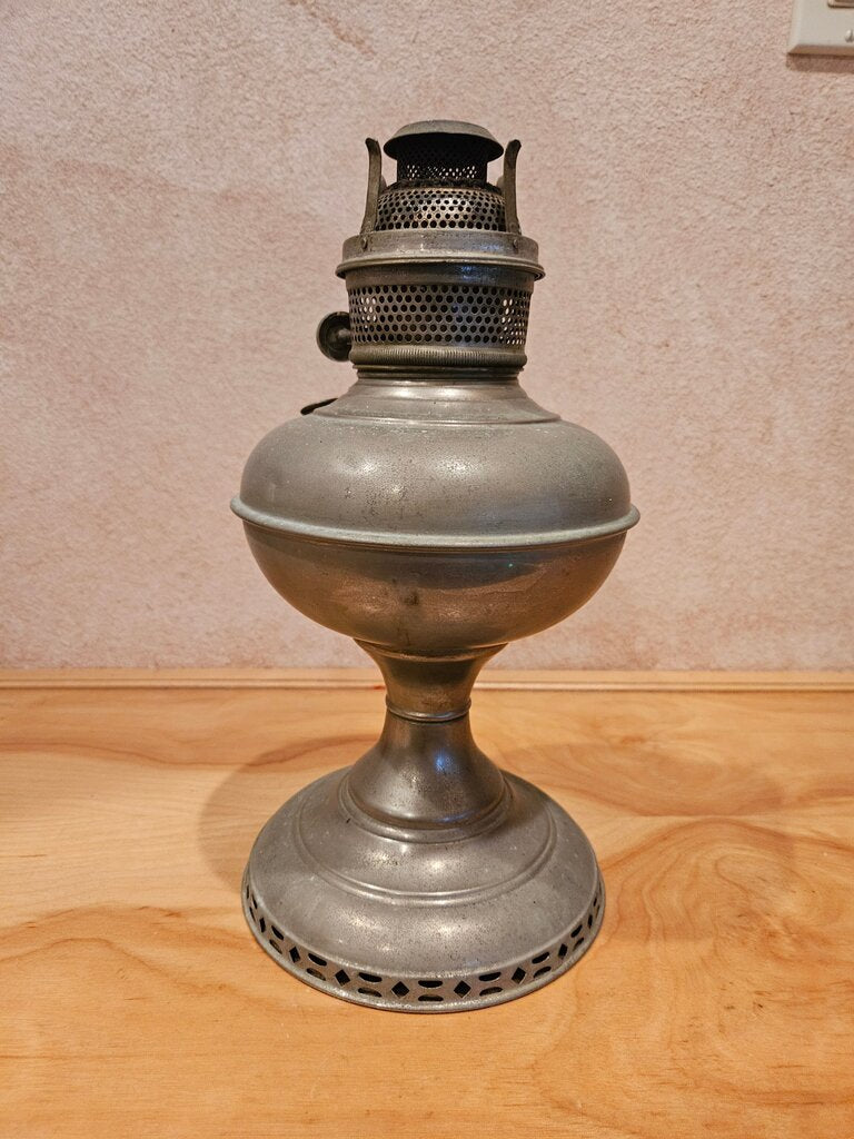 Vintage Aladdin Kerosene Oil Lamp