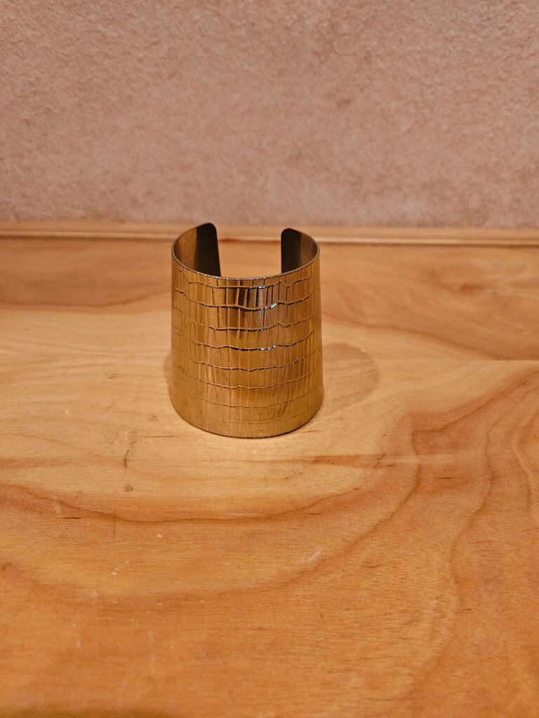 Gold Crocodile Pattern Cuff Bracelet