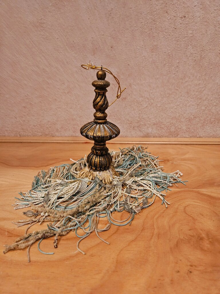 Decorative Tassel for keys, curtain tie backs, decorative vase ornaments etc