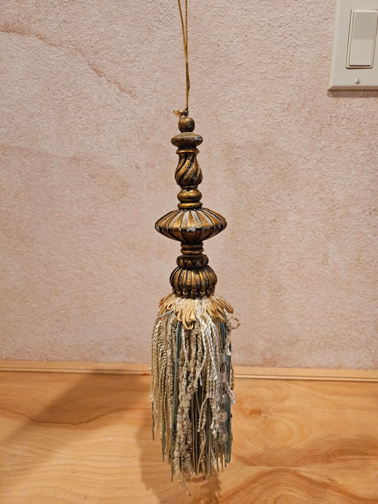 Decorative Tassel for keys, curtain tie backs, decorative vase ornaments etc