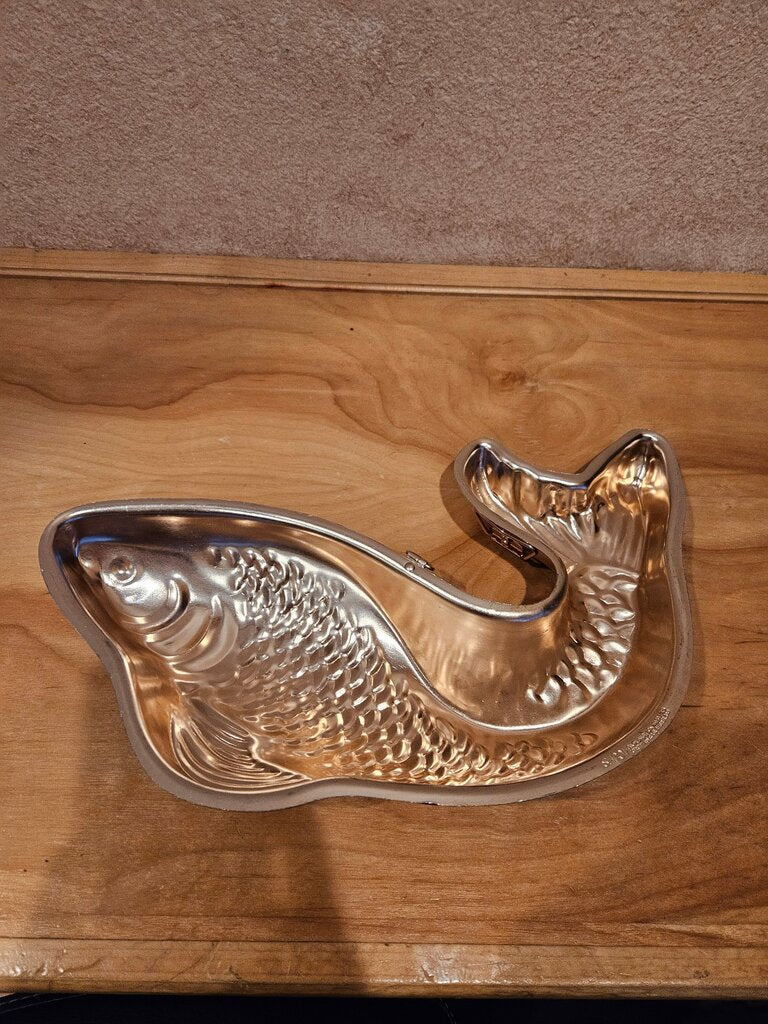 Vintage COPPER JELLO FISH MOLD WALL HANGING