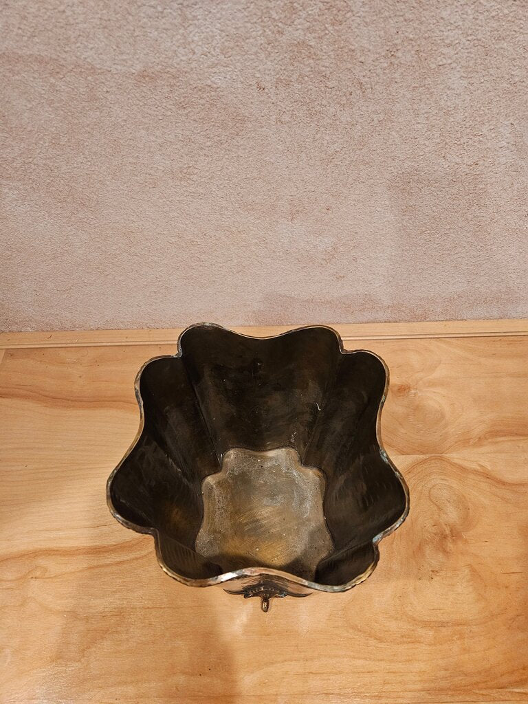 Vintage Hammered Brass Jardinière Gilt Planter Bronze, Medusa Faces, Claw Feet, Scalloped Wine Cooler Or Planter, Footed Cachepot
