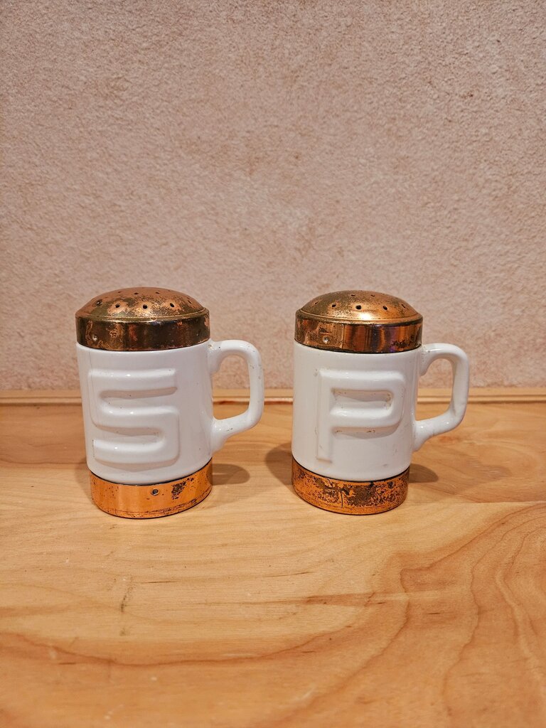 2 Copper Top with Ceramic Base Pepper Shakers in Beer Mug Design as is-surface crack
