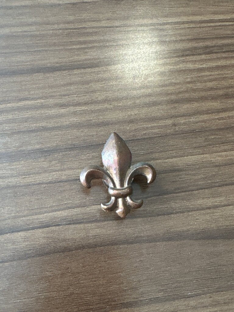 Fleur-de-lis Decorative Pin