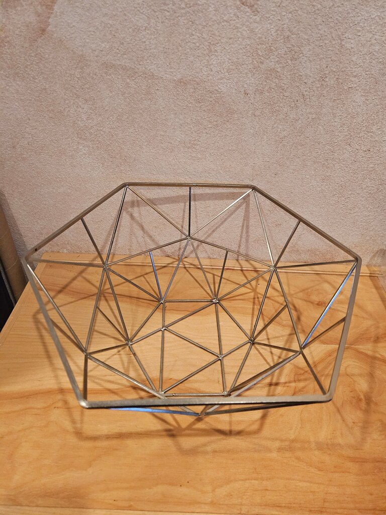Decorative Geometric Metal Wire Bowl/fruit basket/table decor