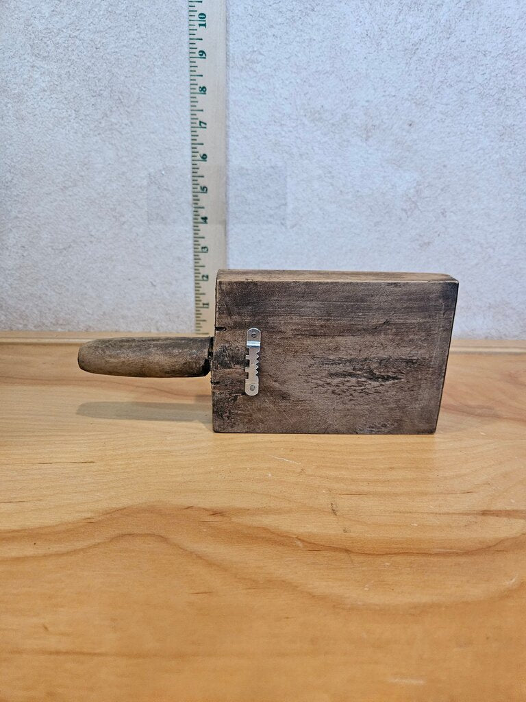 VINTAGE TRADITIONAL CHINESE WOODEN MOON CAKE / BUTTER MOLD