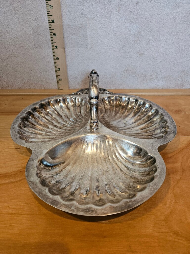 Vintage Wallace Baroque 220 Heavy Silver Divided Sections Serving shell shaped Dish
