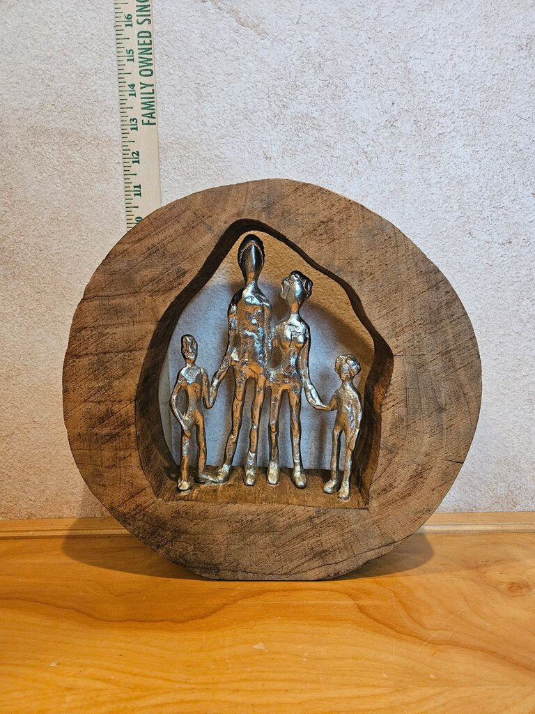 Divit Shilp Home Decor, Romantic Family Statue in Round Shape Modern Wood & Metal Combination Statue for Living Room