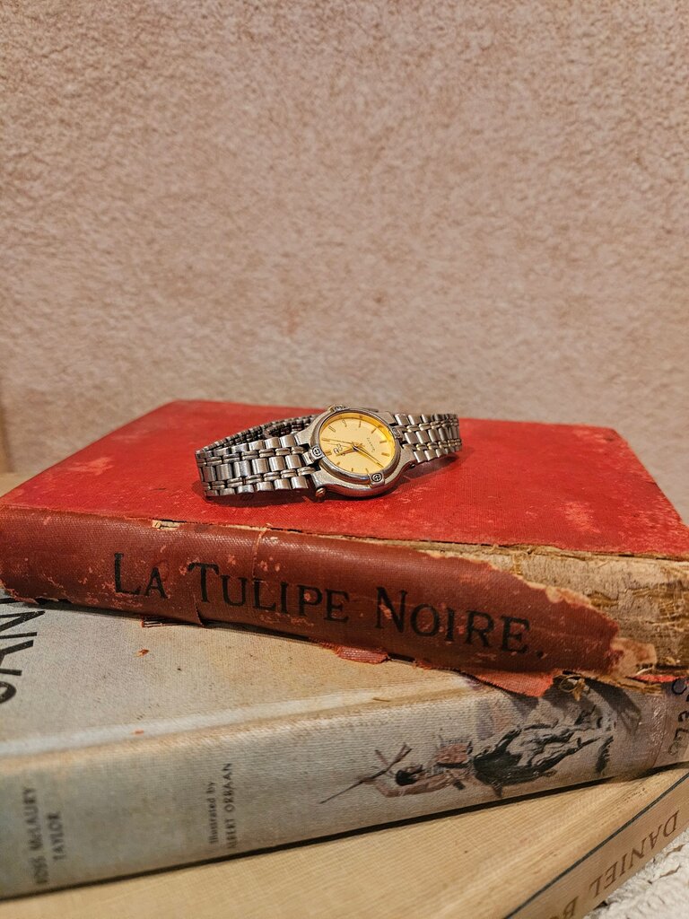 Women's Analog Watch with Yellow Dial and Silver Band