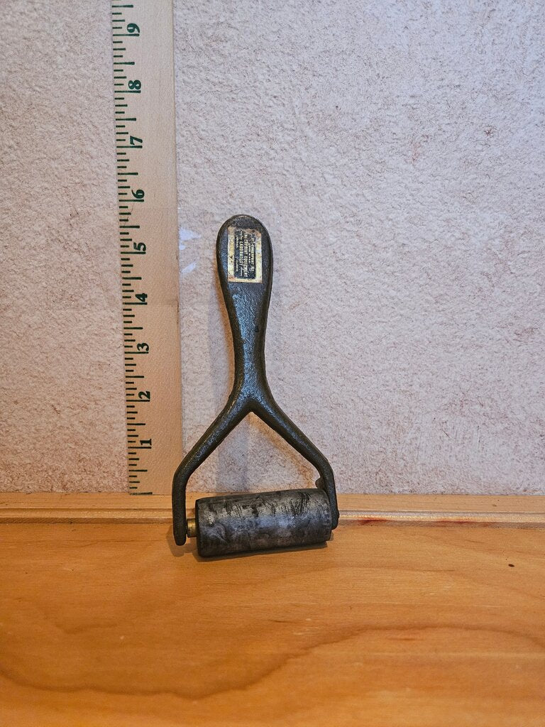 Yawman & Erbe "Y and E" Hard 2-1/4" Brayer Block Printing Roller