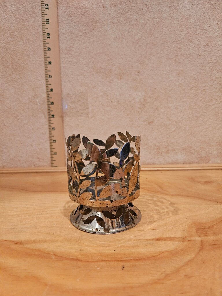 Metal Leaf Design Candle Holder