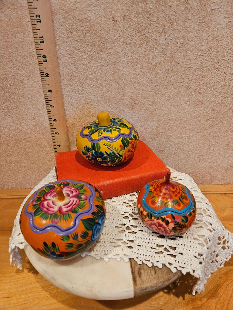 Small Vintage Hand Painted Mexican Folk Art Gourd Vessels Folk Art Floral Design Decorative Piece Unique Artisan Craftsmanship trinket dish