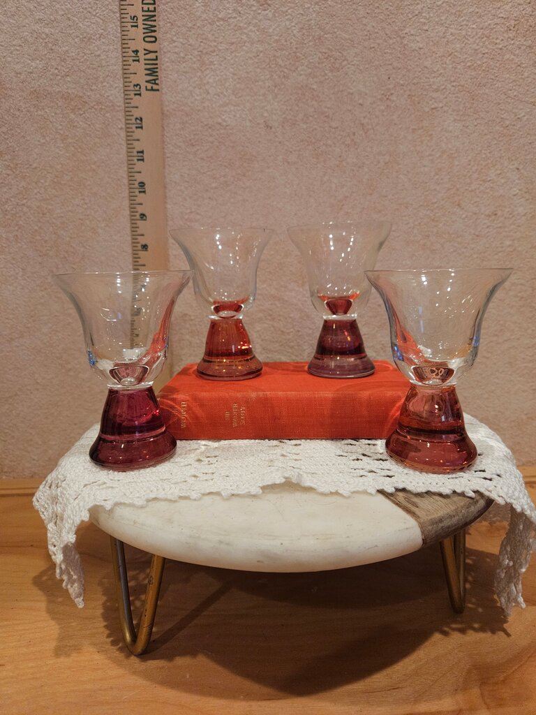 Set of 4 Vintage Vintage Art Deco Pink Footed Bottom Cocktail Glasses Barware